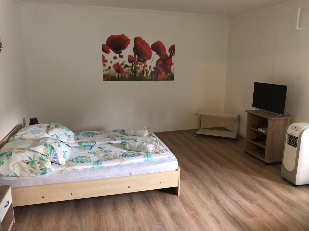 Апартаменты Natalia Apartman Мако Экстерьер фото