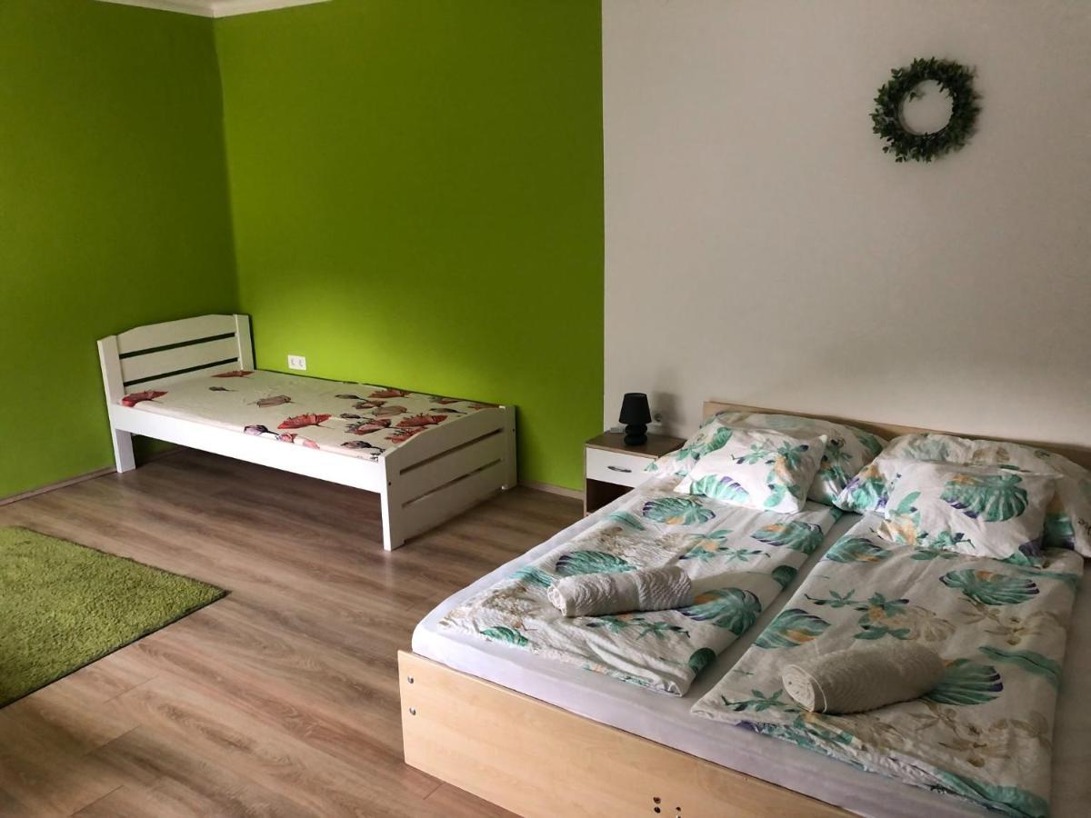 Апартаменты Natalia Apartman Мако Экстерьер фото