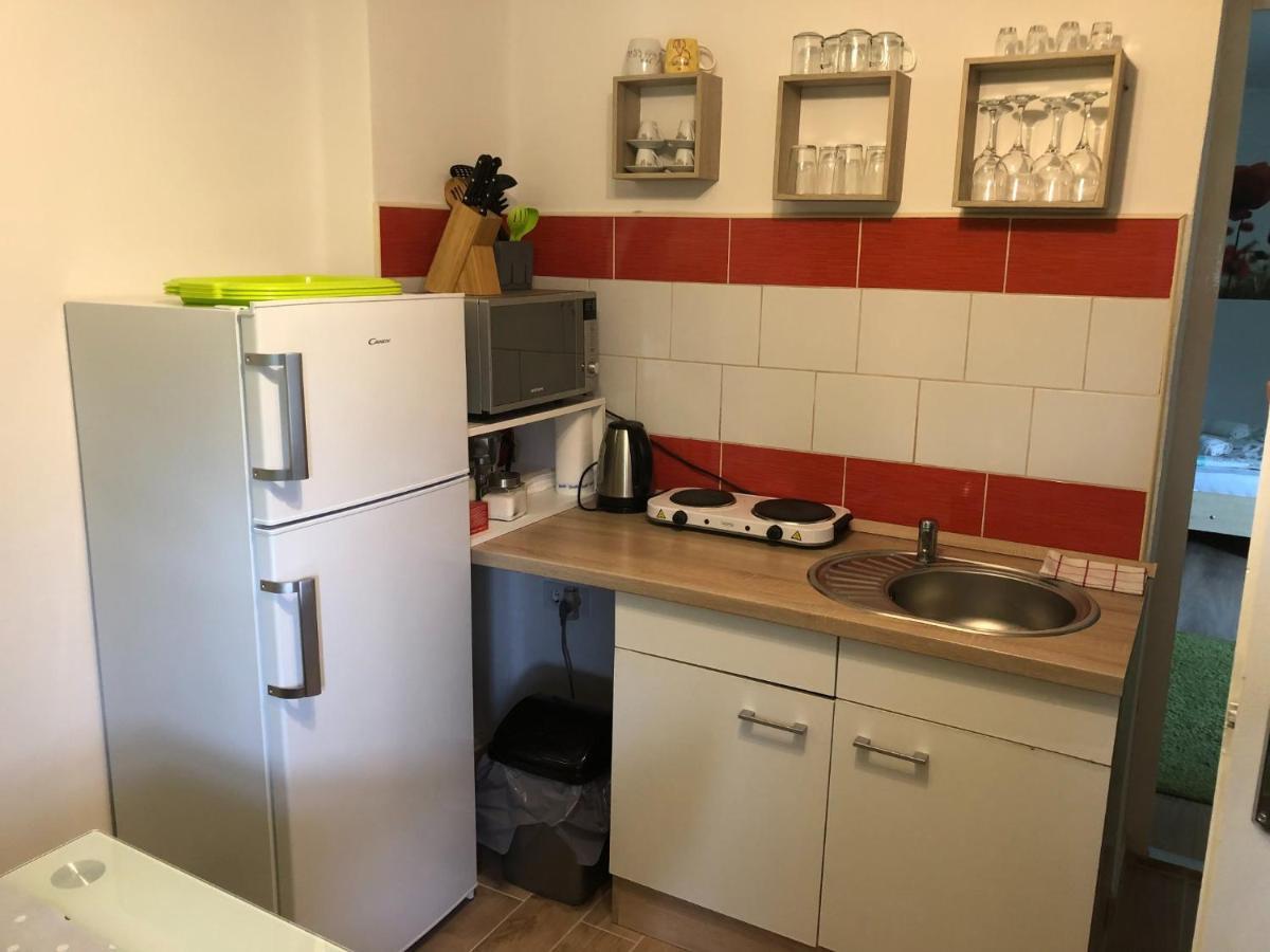Апартаменты Natalia Apartman Мако Экстерьер фото
